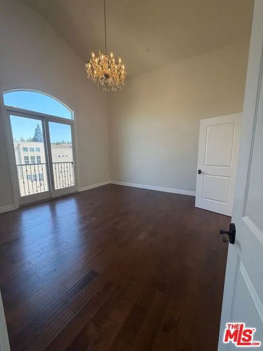 12050 Guerin Street #401 Studio City, CA 91604
