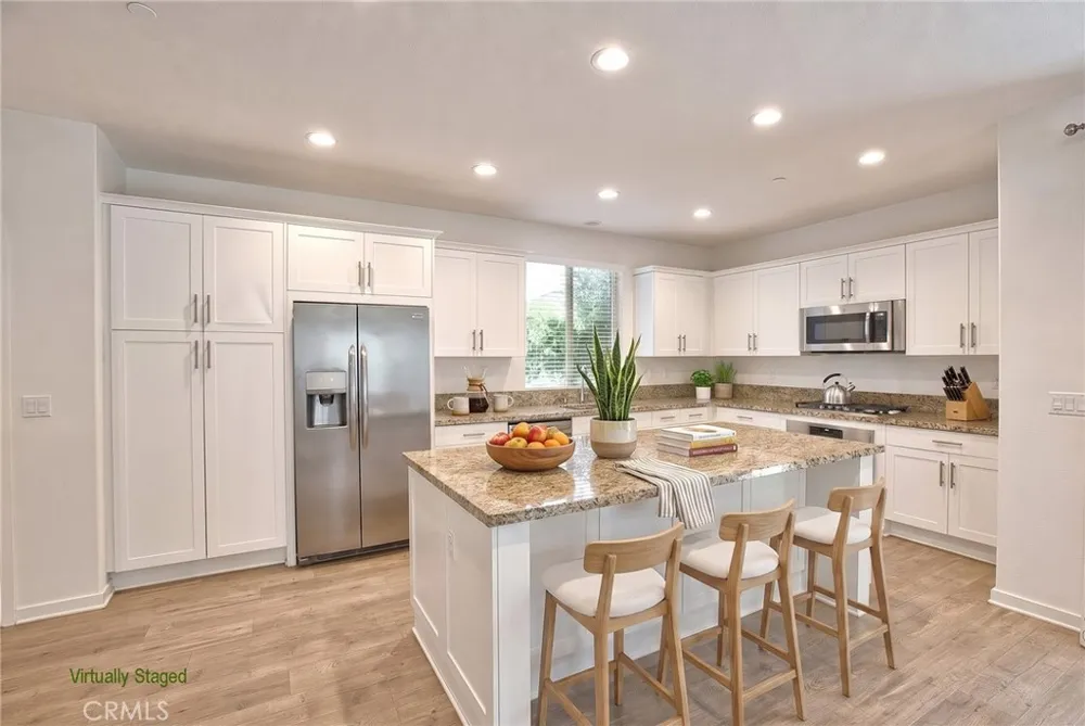 67 Eclipse Lake Forest, CA 92630
