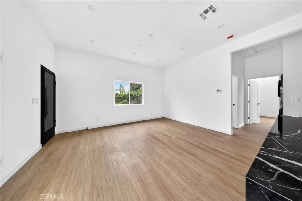 6514 Kraft Avenue North Hollywood, CA 91606