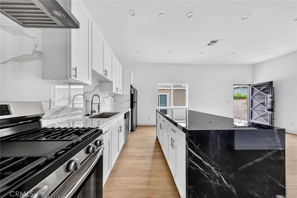 6514 Kraft Avenue North Hollywood, CA 91606