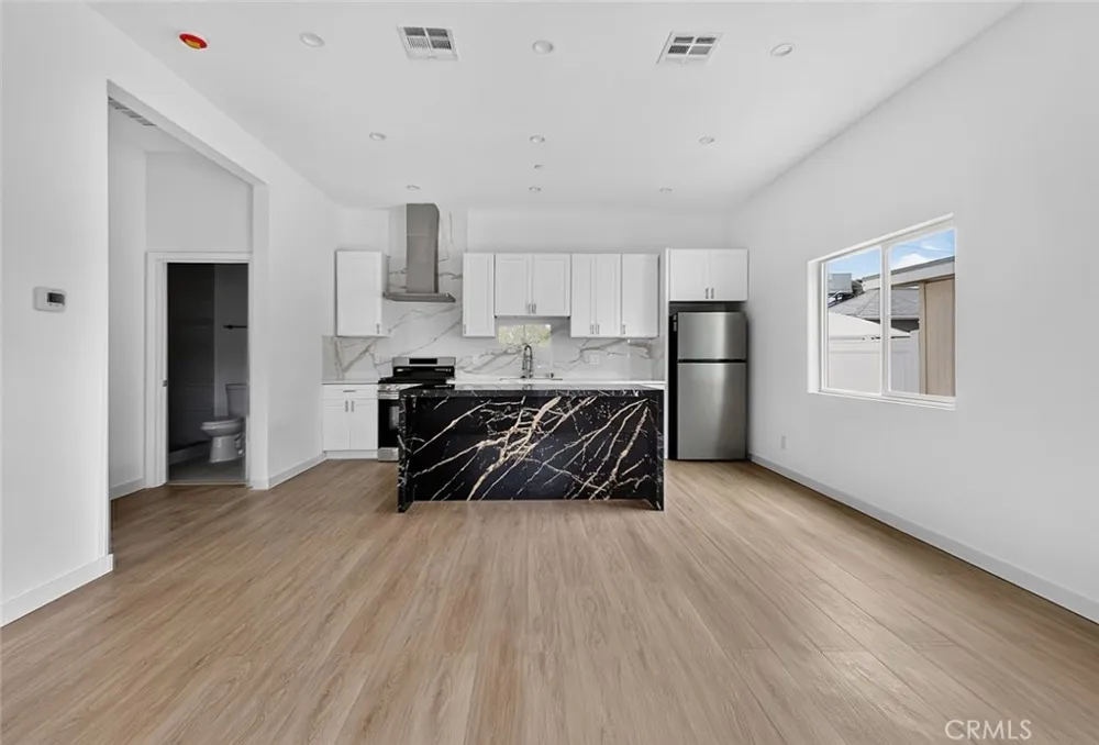 6514 Kraft Avenue North Hollywood, CA 91606