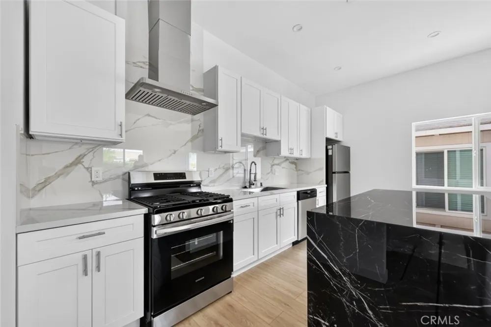 6514 Kraft Avenue North Hollywood, CA 91606