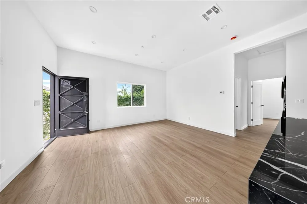 6514 Kraft Avenue North Hollywood, CA 91606