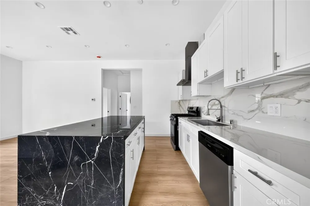 6514 Kraft Avenue North Hollywood, CA 91606
