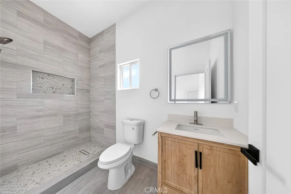 6514 Kraft Avenue North Hollywood, CA 91606