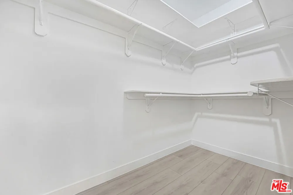 927 S Wooster Street #2 Los Angeles, CA 90035