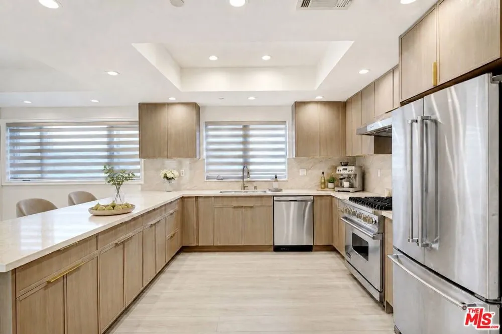 927 S Wooster Street #2 Los Angeles, CA 90035