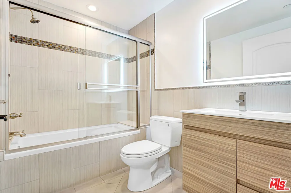 927 S Wooster Street #2 Los Angeles, CA 90035