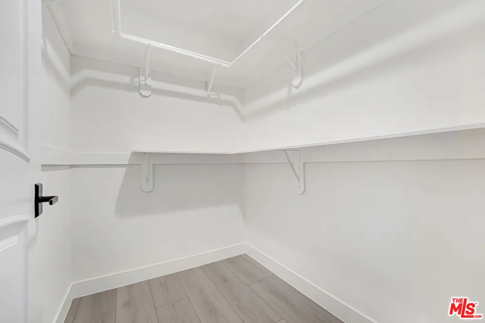 927 S Wooster Street #2 Los Angeles, CA 90035