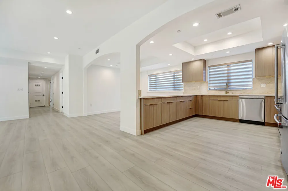 927 S Wooster Street #2 Los Angeles, CA 90035