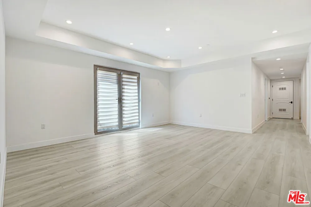 927 S Wooster Street #2 Los Angeles, CA 90035