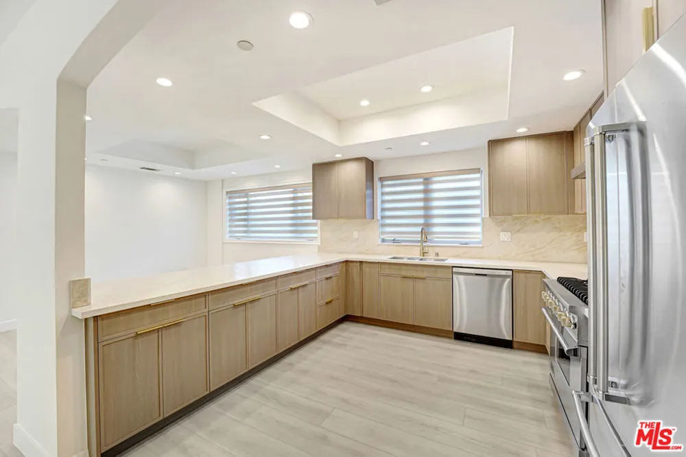 927 S Wooster Street #2 Los Angeles, CA 90035