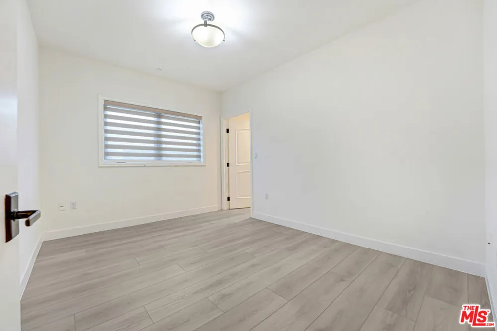 927 S Wooster Street #2 Los Angeles, CA 90035