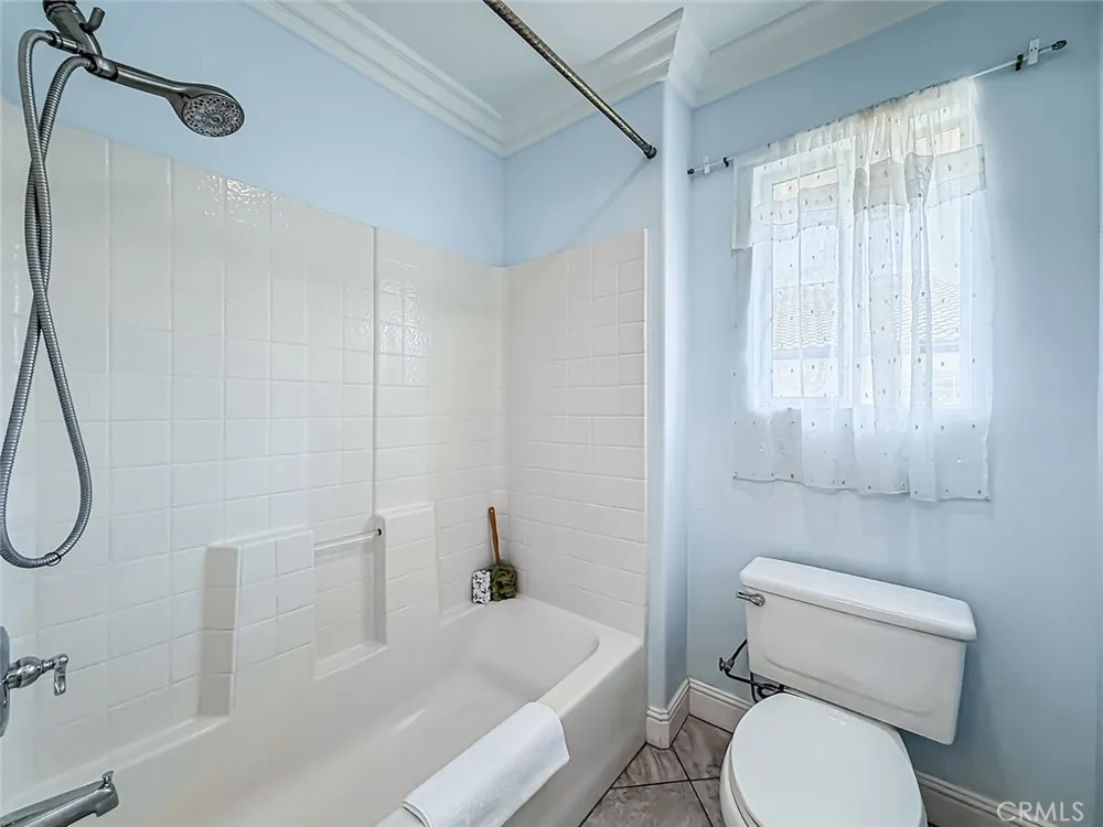 1739 Amarelle Newbury Park, CA 91320