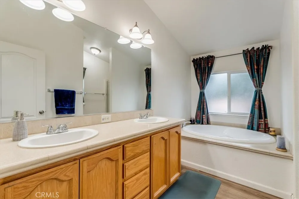 51 Quinta Court Paso Robles, CA 93446