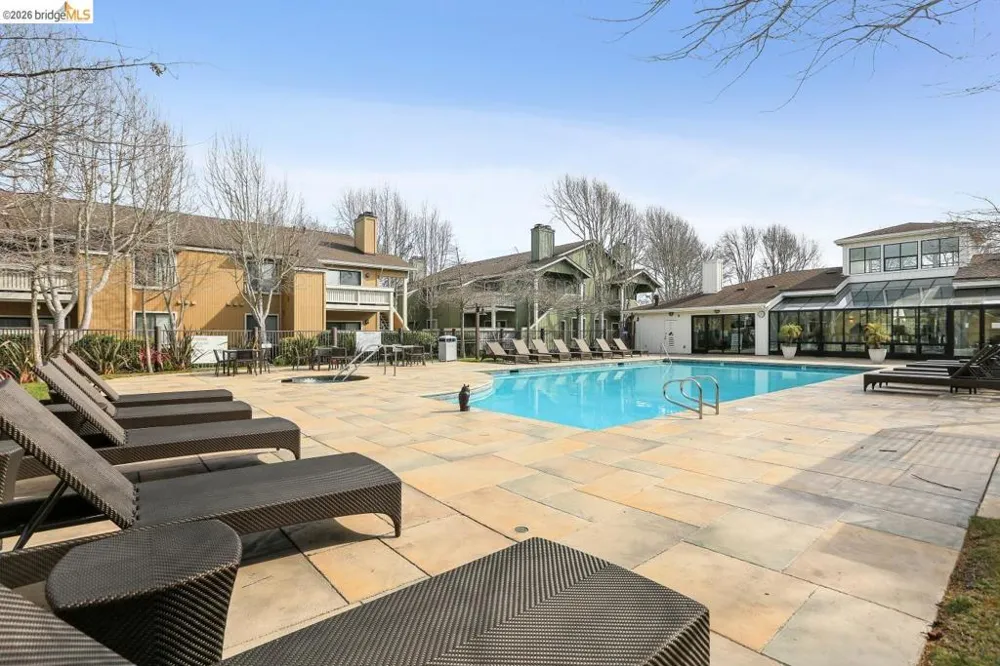 45 Schooner Ct Richmond, CA 94804