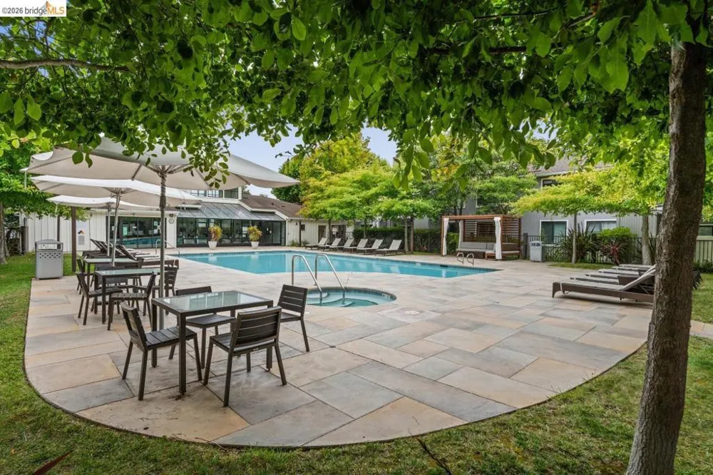 45 Schooner Ct Richmond, CA 94804