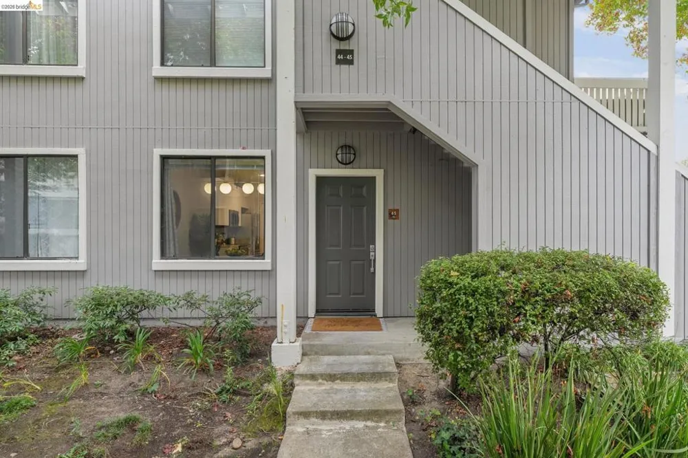 45 Schooner Ct Richmond, CA 94804