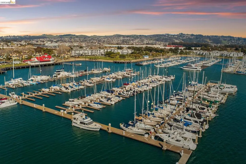 45 Schooner Ct Richmond, CA 94804