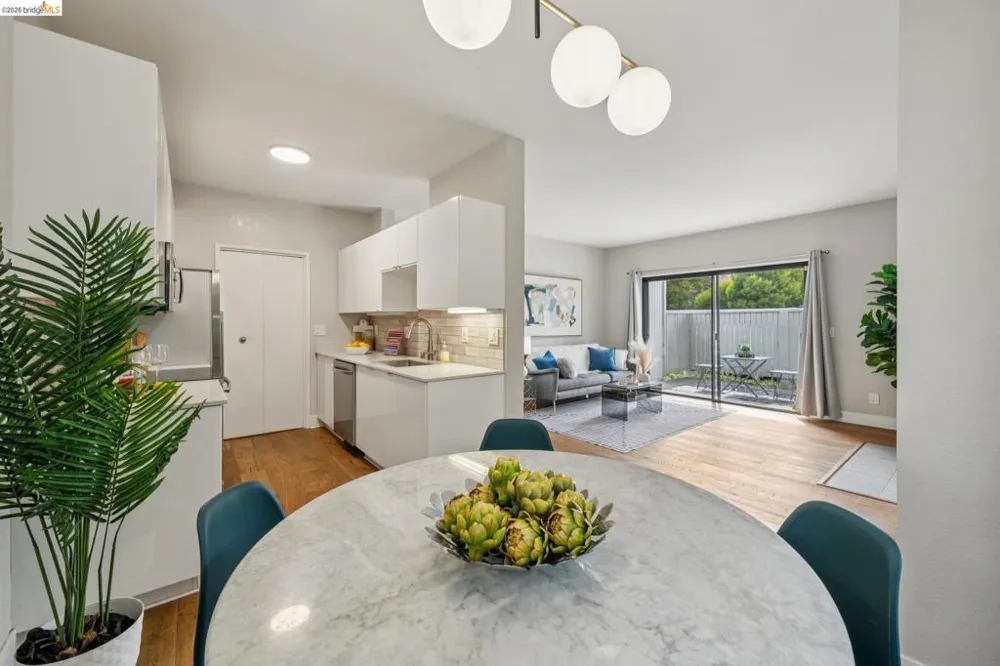 45 Schooner Ct Richmond, CA 94804