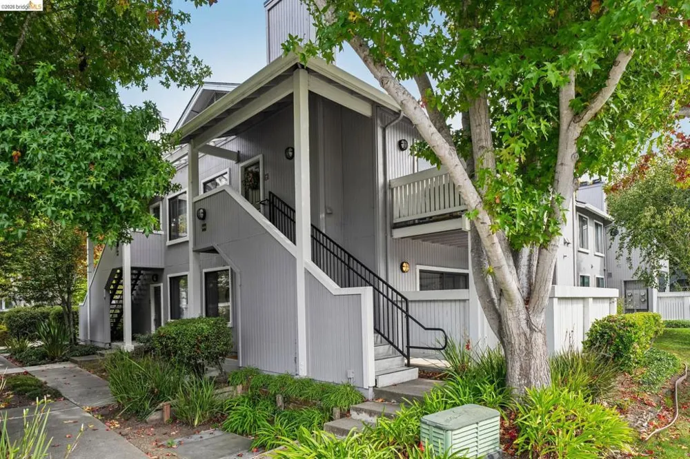 45 Schooner Ct Richmond, CA 94804