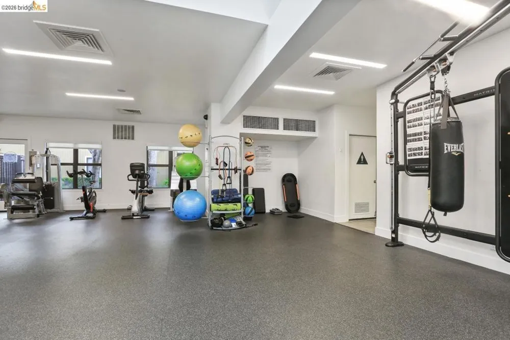 45 Schooner Ct Richmond, CA 94804