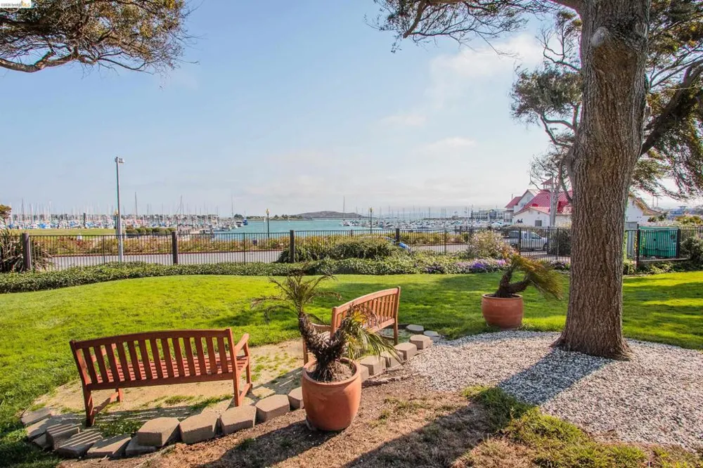 45 Schooner Ct Richmond, CA 94804