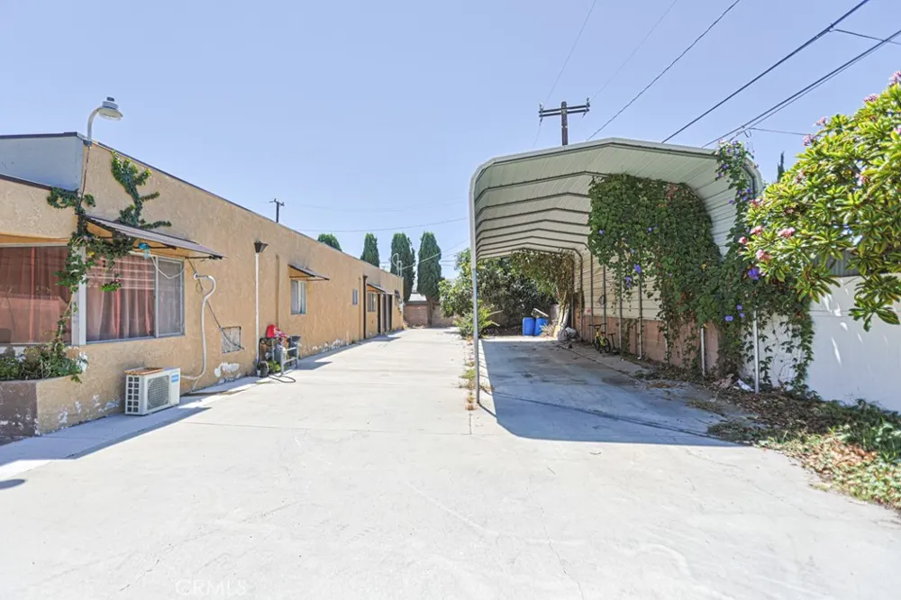 11602 Lampson Garden Grove, CA 92840