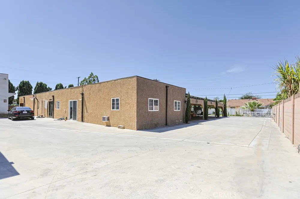 11602 Lampson Garden Grove, CA 92840