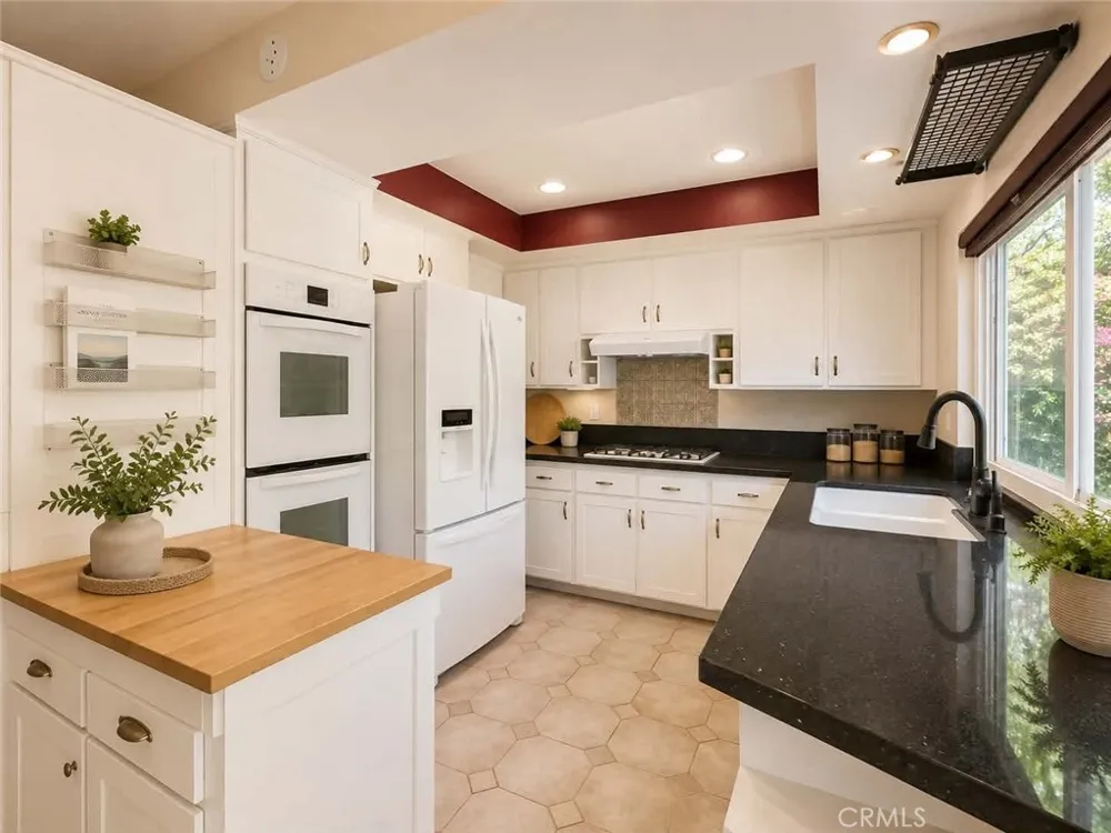17110 Los Robles Fountain Valley, CA 92708