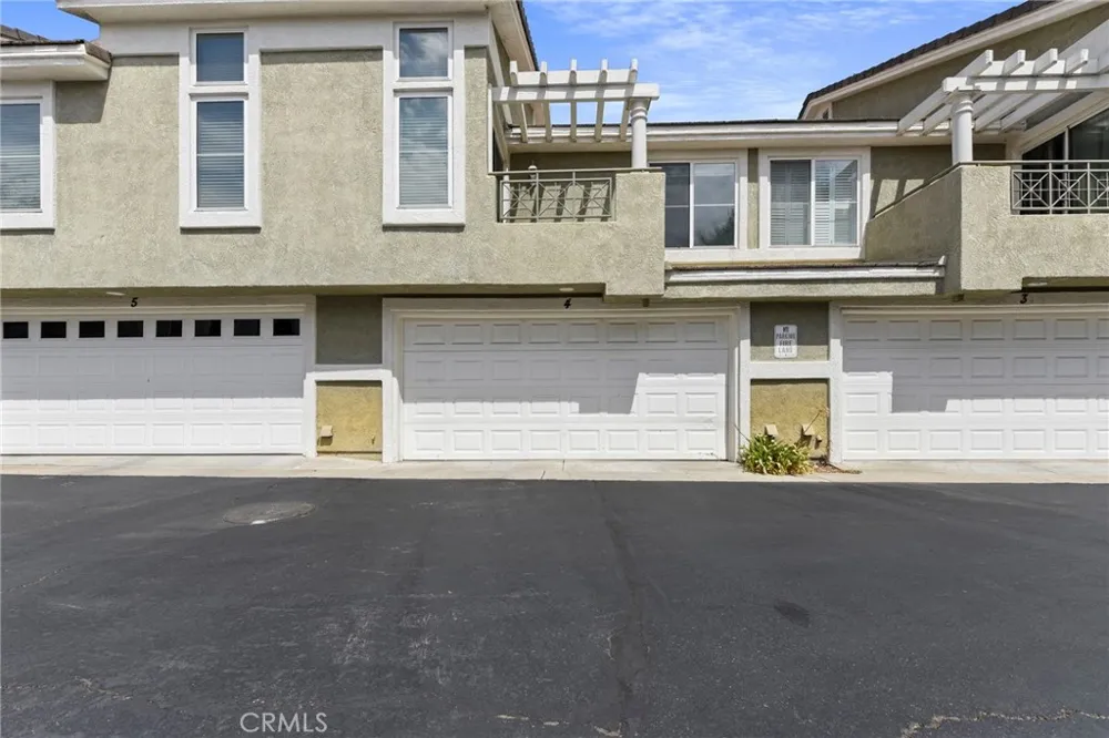 2295 Indigo Hills #4 Corona, CA 92879
