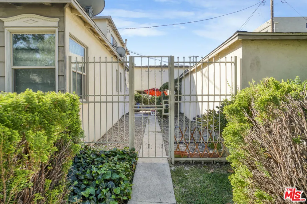 5202 Knowlton Street Los Angeles, CA 90045