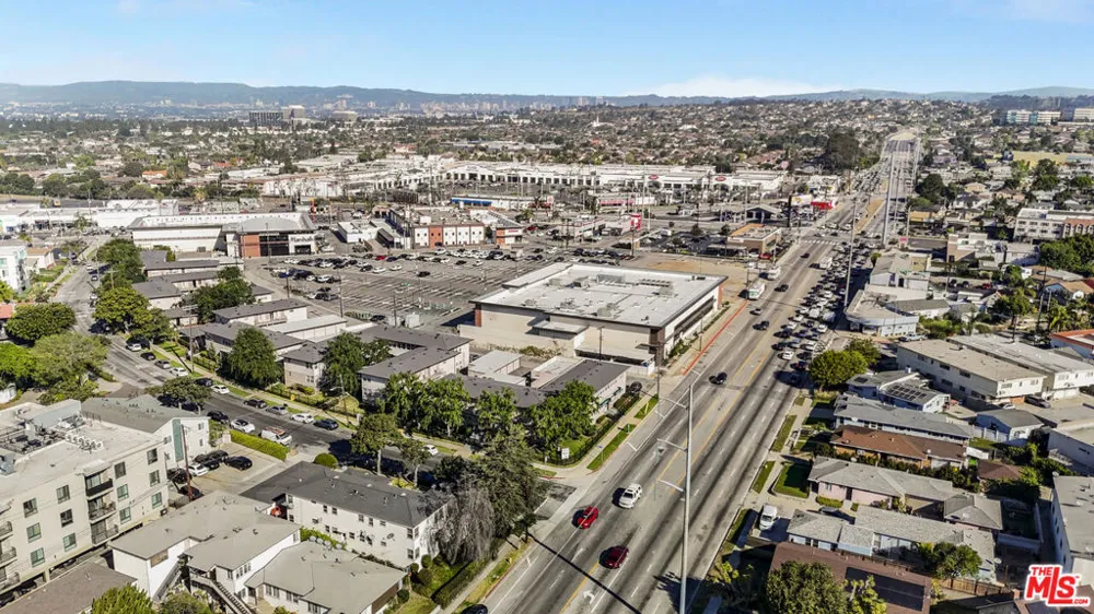5202 Knowlton Street Los Angeles, CA 90045