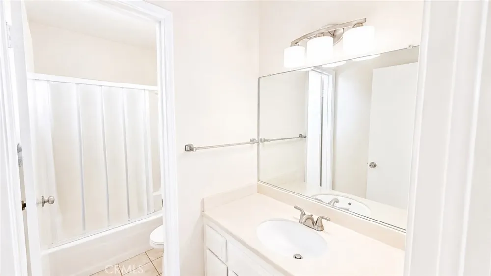 946 W 220th Torrance, CA 90502