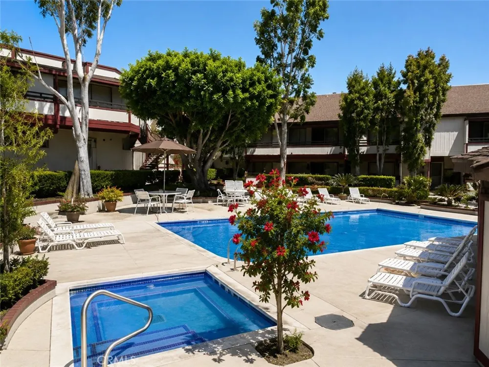 946 W 220th Torrance, CA 90502