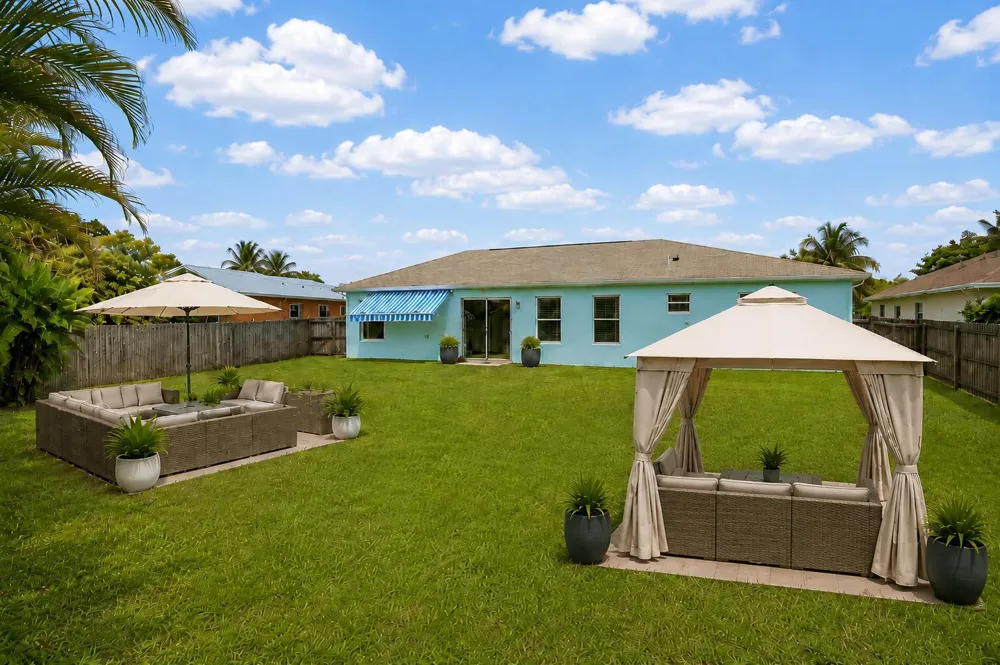 572 SW Bacon Terrace Port St. Lucie, FL 34953