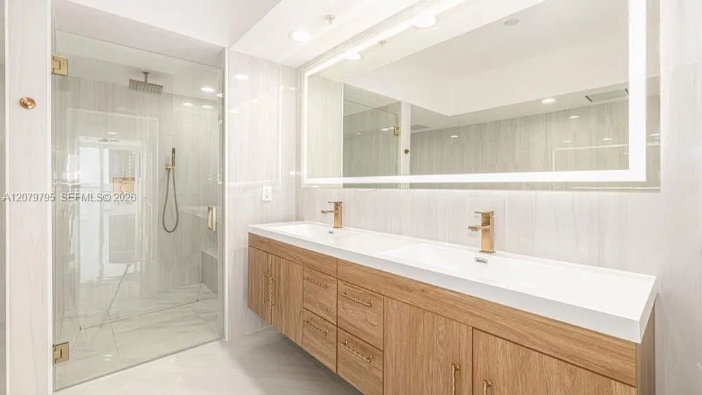 333 Las Olas Way #1204 Fort Lauderdale, FL 33301