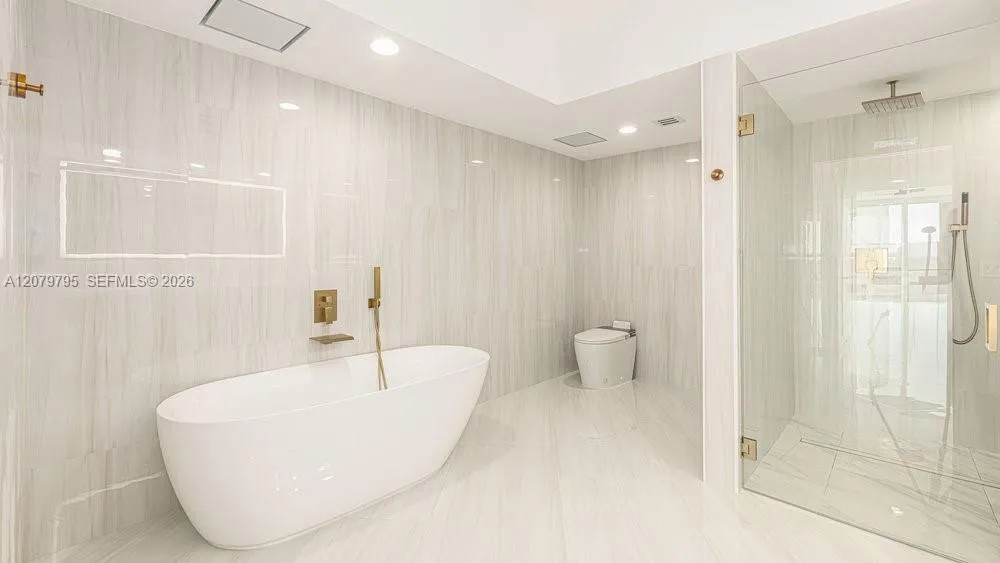 333 Las Olas Way #1204 Fort Lauderdale, FL 33301