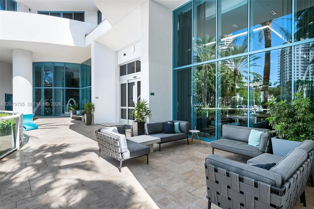 333 Las Olas Way #1204 Fort Lauderdale, FL 33301