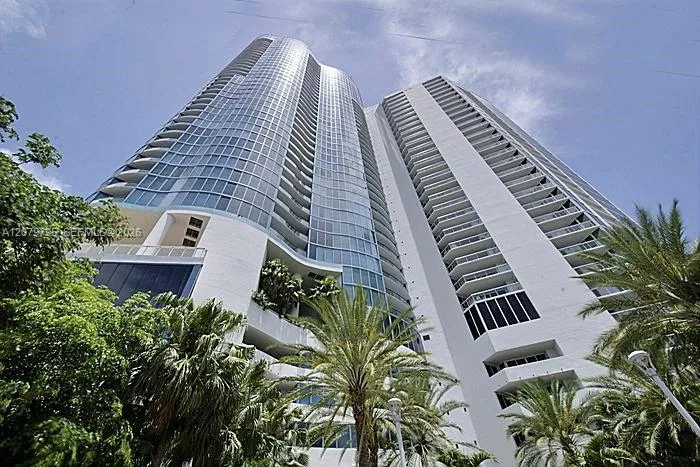 333 Las Olas Way #1204 Fort Lauderdale, FL 33301