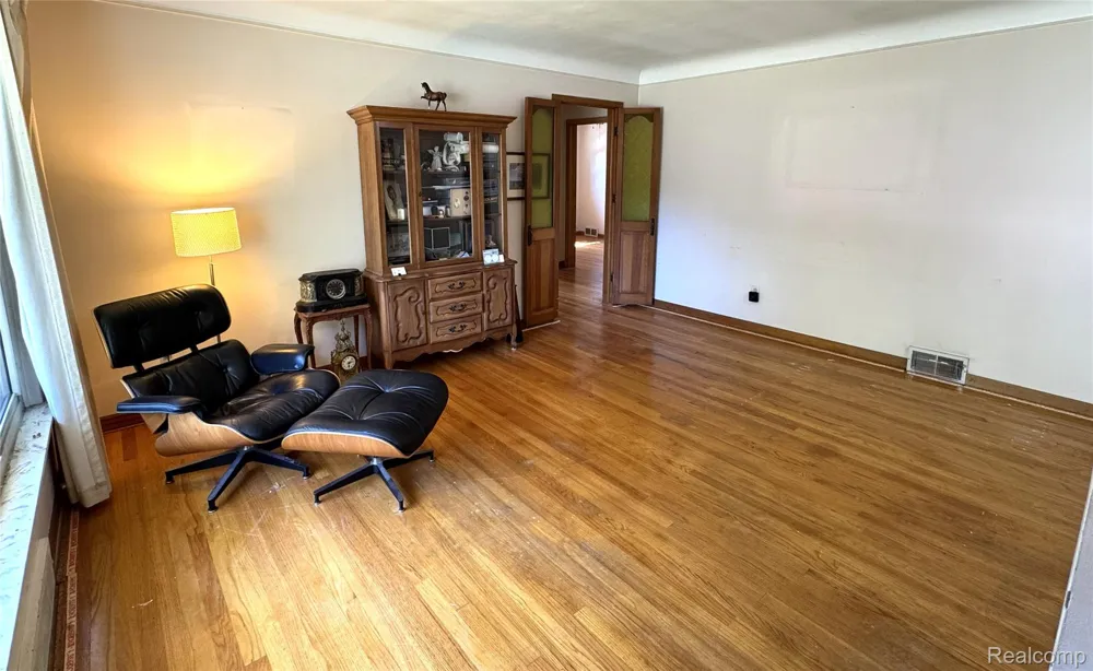 18947 Whitby Street Livonia City, MI 48152