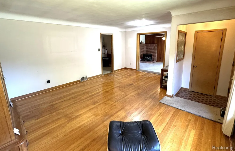 18947 Whitby Street Livonia City, MI 48152
