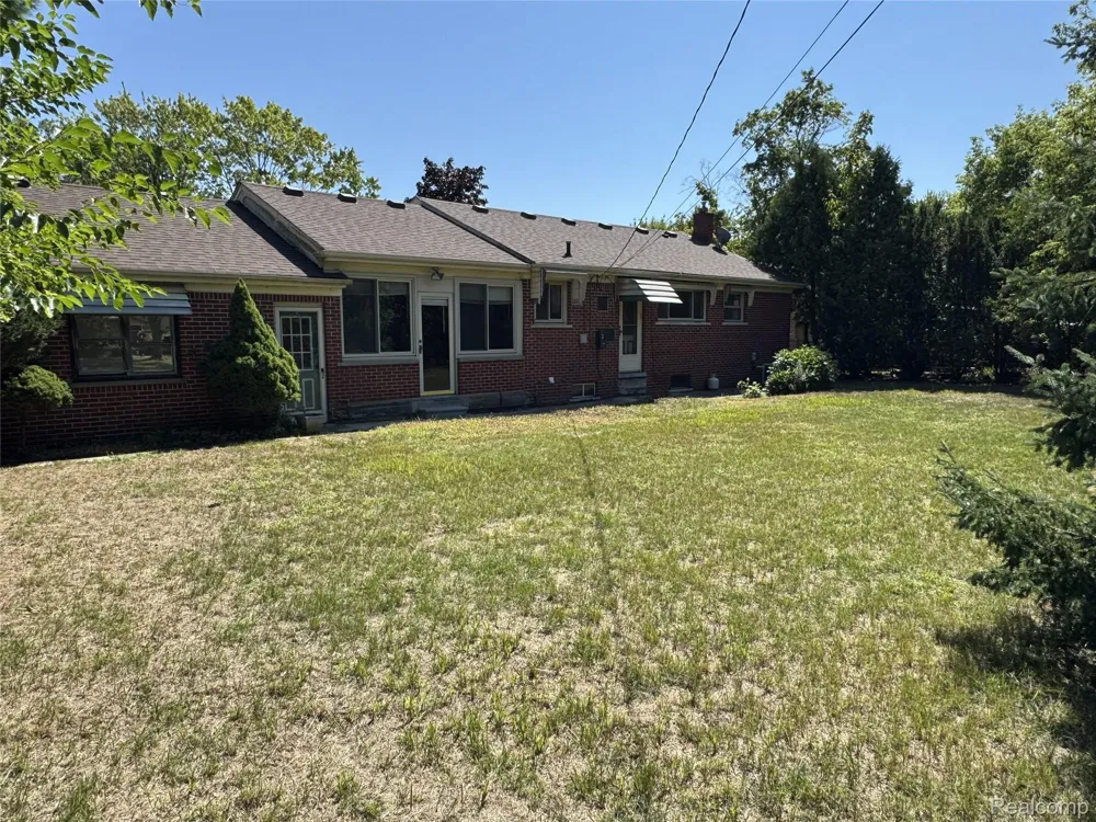 18947 Whitby Street Livonia City, MI 48152