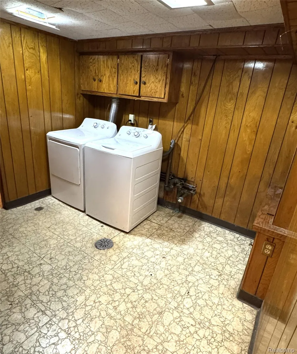 18947 Whitby Street Livonia City, MI 48152