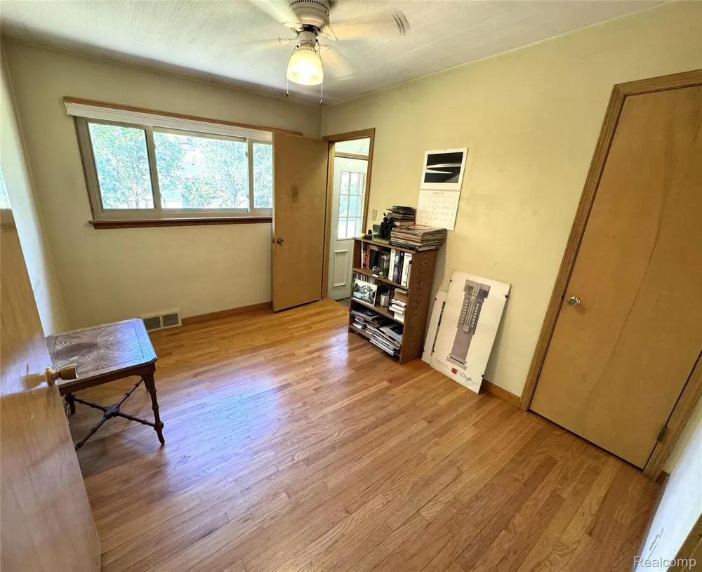 18947 Whitby Street Livonia City, MI 48152