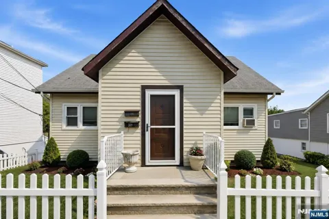 319 6th Street