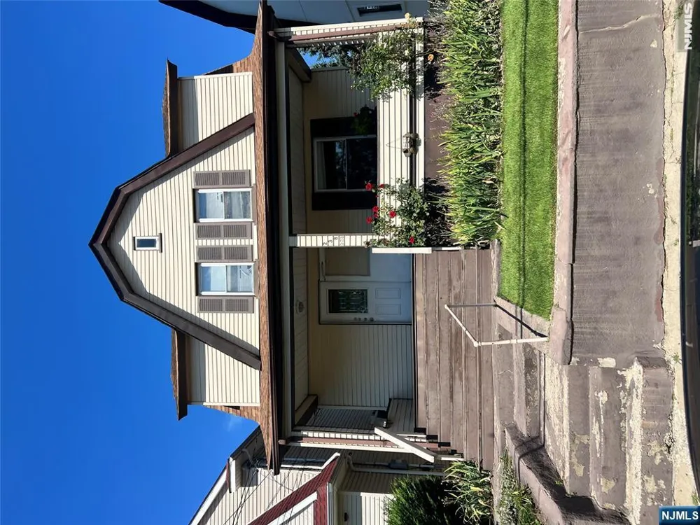 238 Stanley Place Hackensack, NJ 07601