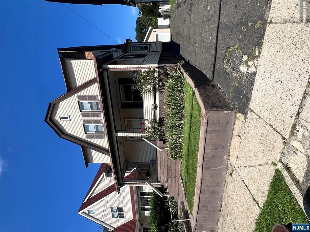 238 Stanley Place Hackensack, NJ 07601