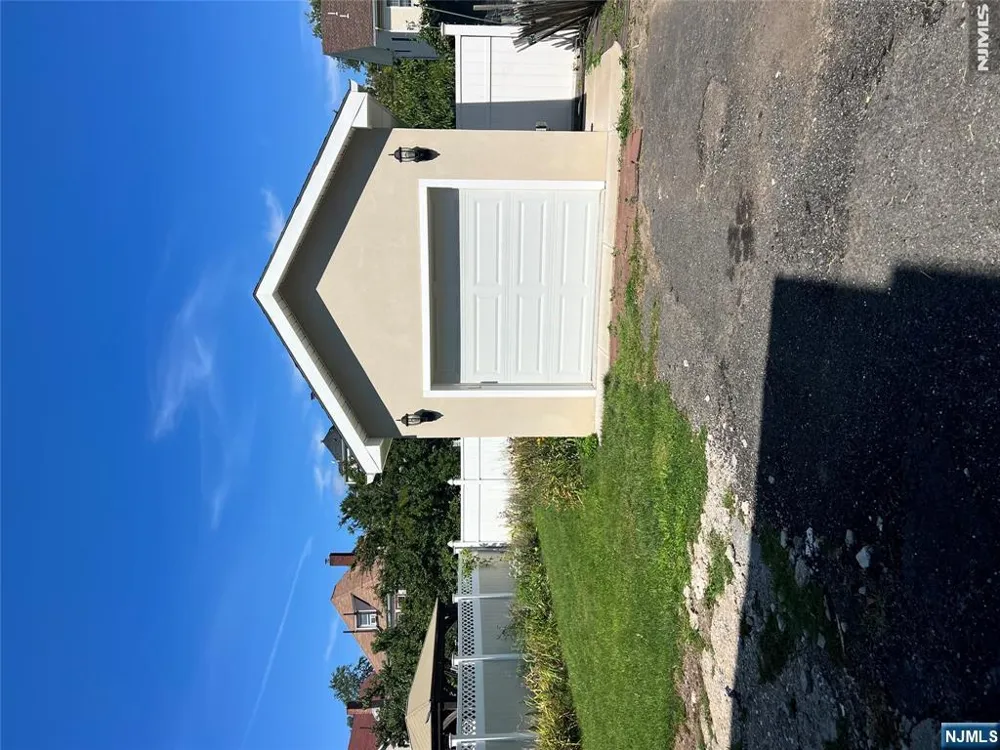 238 Stanley Place Hackensack, NJ 07601