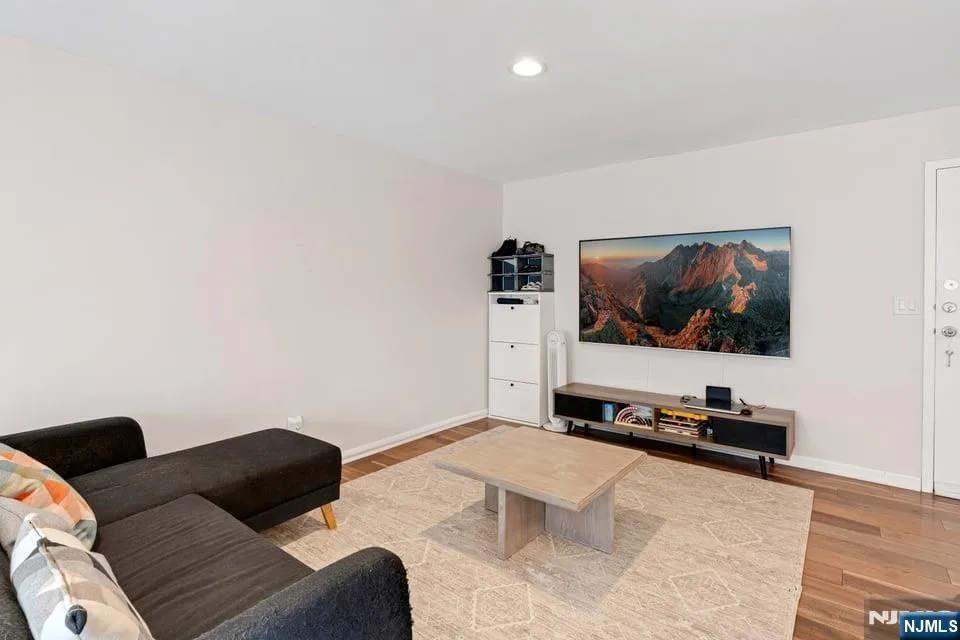 20 Jefferson Street A8 Hackensack, NJ 07601